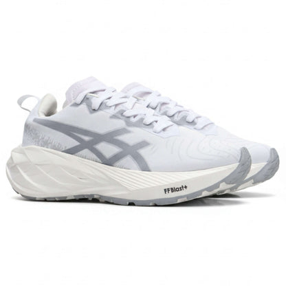 Asics® Novablast 4